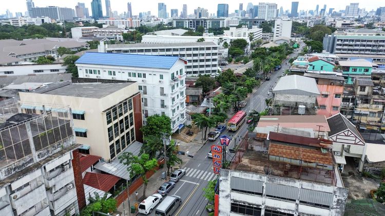 ที่ดิน ใจกลางเมือง ติดถนน เขตดุสิต พร้อมอาคาร 2 หลัง, ภาพที่ 4