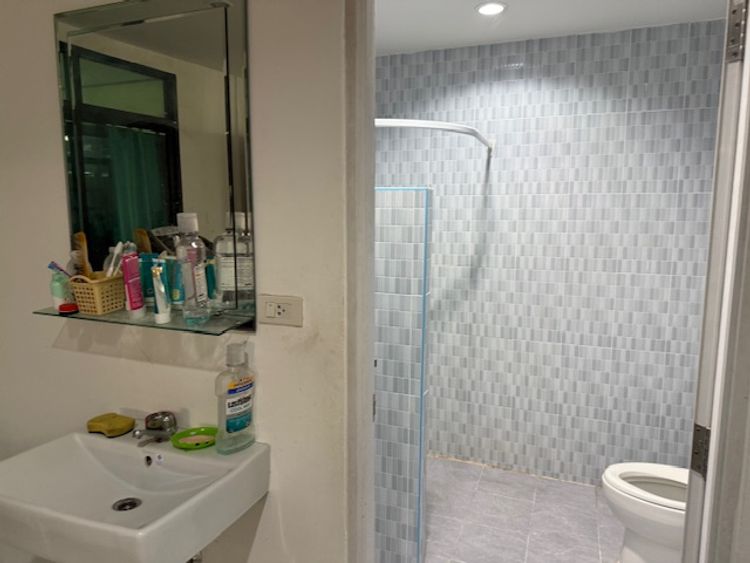 ขายบ้านเดี่ยวหลังใหญ่ พื้นที่ 105 ตรว 6 ห้องนอน 4ห้องน้ำ 1 ห้องทำงาน 4, ภาพที่ 4