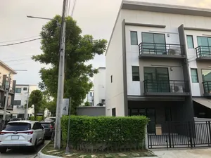 ขายทาวน์โฮม 3 ชั้น 31.8 ตรว. บ้านกลางเมือง รามอินทรา-วัชรพล ยังไม่เคยมาอยู่อาศัย สภาพใหม่มาก เจ้าของขายเอง ซื้อไว้เป็น Office