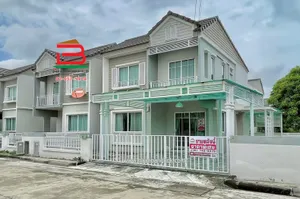 บ้านแฝด หมู่บ้าน อารียา เดอะวิลเลจ ลําลูกกา-คลอง 5 เนื้อที่ 44.8 ตรว. ใกล้รร.วัดปัญจทายิกาวาส ถนนลำลูกกา ตำบลลาดสวาย อำเภอลำลูกกา จังหวัดปทุมธานี