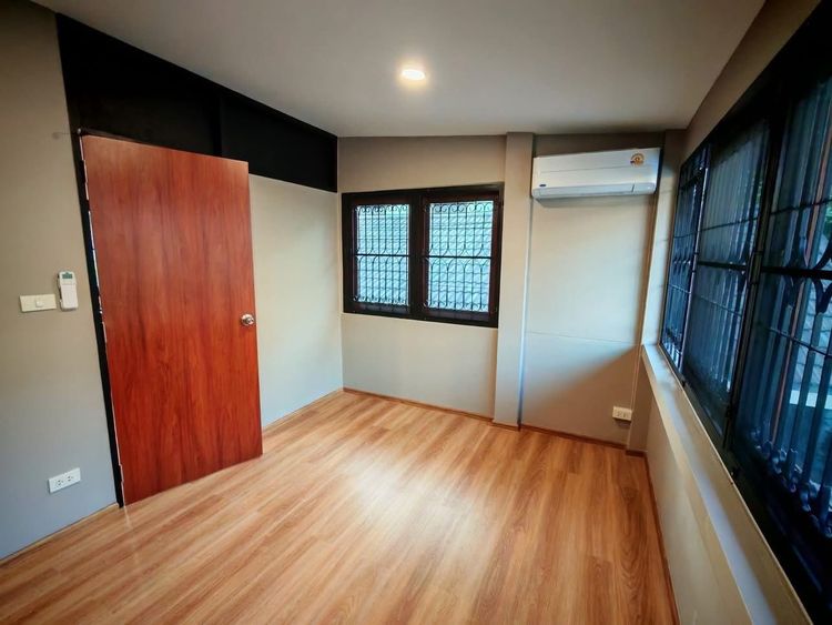 ให้เช่าบ้านเดี่ยว 2 ชั้น ซอยลาดพร้าว 74 ปรับปรุงใหม่ทั้งหลัง ใกล้ BTS, ภาพที่ 4