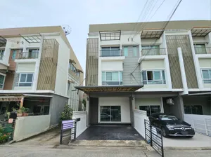 ลดราคาพิเศษ!! ทาวน์โฮม นลิน อเวนิว รามคำแหง (21.3 ตร.ว.) 3 นอน 3 น้ำ ใกล้ทางด่วนมอเตอร์เวย์ รามคำแหง 142