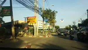 ขายที่ดิน 3-0-62 ไร่.  ในซอยเฉลิมพระเกียรติ ร9 ซอย 25และ27  ใกล้สวนหลวงร.9  เข้าซอยเพียง  50ม.   