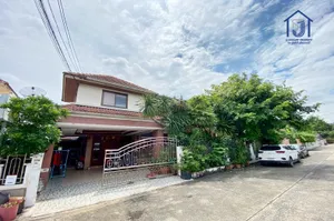 ขาย บ้าน ในโครงการ หมู่บ้านรัชดา 1 ถนนลาดพร้าว แขวงวังทองหลาง เขตวังทองหลาง กรุงเทพมหานคร