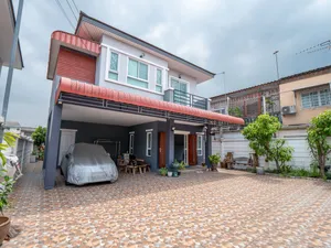 ขายบ้านเดี่ยว ดอนเมือง  ขนาด 72.7 ตรว. 215 ตรม. 4 นอน 3 น้ำ 2 ครัว หมู่บ้านแสงไพฑูรย์ ซอยสรงประภา 14 ถนนสรงประภา สีกัน ดอนเมือง 