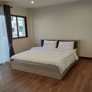 ขาย-ให้เช่าทาวน์โฮม3ชั้นย่านนวลจันทร์รามอินทราเลียบด่วน 40ใกล้MRTรามอินทรา กม.6 รีโนเวทใหม่ 4 นอน