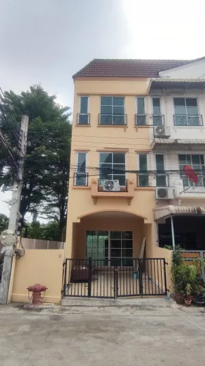 ขายถูก ทาวน์โฮม modern town เอกชัย46 ห้องมุม 3 ชั้น 24.8ตรว. บ้านทำใหม่ ขายราคาถูก