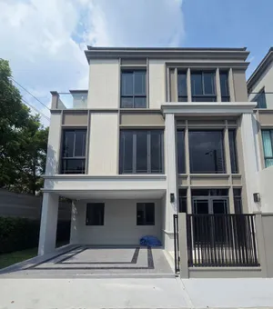 For rent, luxury 3-storey townhouse, Baan Klang Muang Classe Sukhumvit 77, new house, 1st hand, near BTS On Nut, On Nut 21