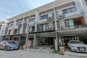 ขายทาวน์โฮม 3 ชั้น Plex Bangna ขนาด 27 ตรว. 3 ห้องนอน 4 ห้องน้ำ ติดถนนบางนา-ตราด กม.5 ตกแต่งต่อเติมพร้อมอยู่