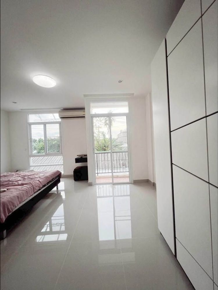 B967 ให้เช่าทาวน์โฮมหลังมุม หมู่บ้านศิรินโฮม  ซอยลาดพร้าว101 , ภาพที่ 4