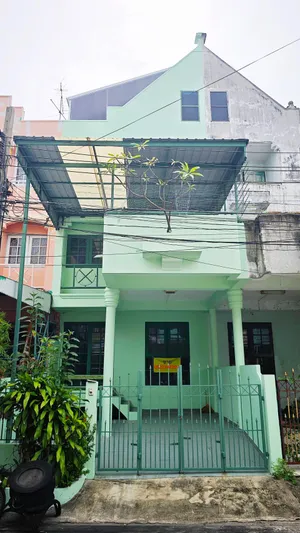 ขายด่วนทาวน์โฮม หมู้บ้านลลิลกรีนวิลล์ ถนนศรีนครินทร์ บางพลี สมุทรปราการ