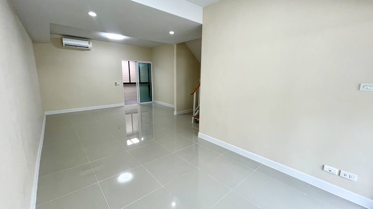 ขายทาวน์โฮม รีโนเวทใหม่ เดอะคัลเลอร์ส วงแหวน-รามอินทรา ย่านรามอินทรา, ภาพที่ 4