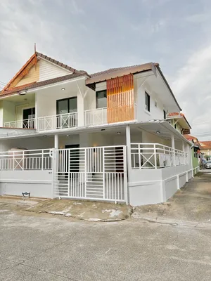 บ้านสวยพร้อมอยู่ ทำเลดี ต้นหมู่บ้าน หลังมุม พื้นที่เยอะ แถมเฟอร์นิเจอร์ ชุดโต๊ะทานอาหาร ปั้มน้ำ และแทงค์น้ำ หมู่บ้านพฤกษา9  ซอย16 ต.คลองสาม อ.คลองหลวง 