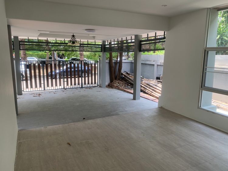 บ้านให้เช่ารีโนเวทใหม่ ถ.กรุงเทพกรีฑา 3นอน4น้ำ จอดรถได้4-5คัน, ภาพที่ 4