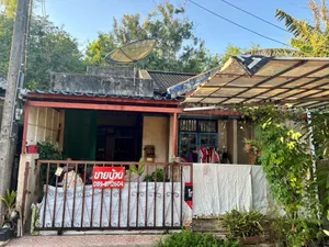 ขายบ้านชั้นเดียว 2 ห้องนอน หมู่บ้านสวนจันทน์ ทำเลดีใจกลางมือง บรรยากาศดี ใกล้ชิดธรรมชาติ ต.นาตาล่วง จ.ตรัง