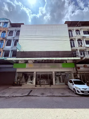 ขายตึกแถว 3-4 คูหาติดกัน ทำเลดี กลางซอยหลังโลตัสรังสิต ตรงข้ามฟิวเจอร์พาร์ครังสิต 
