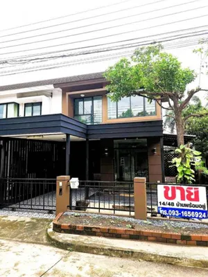 ขายบ้าน!!! ทาวน์เฮ้าส์ตกแต่งใหม่พร้อมอยู่ แปลงมุมติดสวน หน้าบ้านทิศเหนือไม่ร้อนแดด ฝั่งตรงข้ามไม่มีบ้าน จอดรถ 3 คัน สะดวกสบาย 