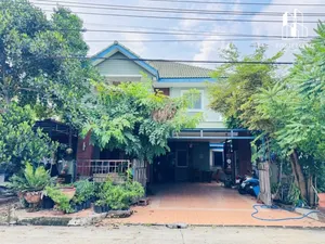 ขายบ้านเดี่ยว หมู่บ้านดิเอมเมอรัลด์ การ์เด้น 4 แอนด์ สปอร์ตคลับ ติดถนนราชพฤกษ์ ทำเลดี เดินทางสะดวก ใกล้สิ่งอำนวยความสะดวกครบครัน