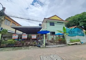 ขายบ้าน หมู่บ้านร่มเย็น 3 ชุมชนเฟื่องฟ้า ถนนสุขุมวิท เมืองสมุทรปราการ เนื้อที่ 100 ตร.ว.
