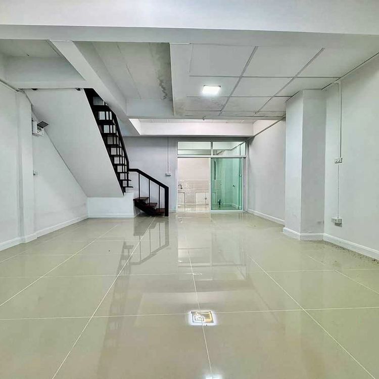 ขายทาวน์เฮ้าส์2 ชั้น เนื้อที่ 16 ตร.ว หมู่บ้านอัมพรไพศาล 3  รีโนเวทใหม่, ภาพที่ 4