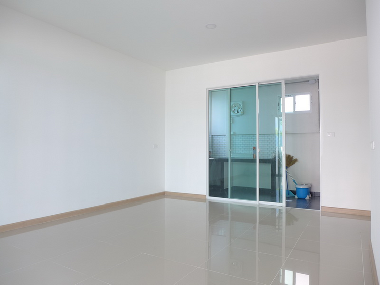 ให้เช่าทาวน์โฮม 2 ชั้น 3 ห้องนอน 2 ห้องน้ำ จอดรถได้2คัน ติดถนนใหญ่ , ภาพที่ 4