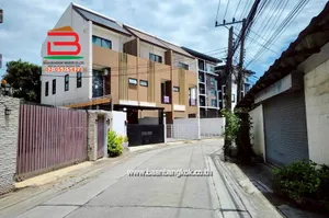 ทาวน์โฮม ซอยลาดพร้าว 96 เนื้อที่ 19.3 ตรว. ถนนลาดพร้าว เขตวังทองหลาง