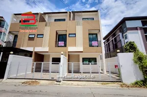 ทาวน์โฮม หลังริม ซอยลาดพร้าว 96 เนื้อที่ 25 ตรว. ถนนลาดพร้าว แขวงพลับพลา เขตวังทองหลาง กรุงเทพมหานคร
