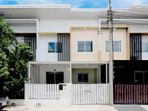 ขายราคาพิเศษ ทาวน์เฮ้าส์ 2 ชั้น 19.5 ตรว. ม.เดอะโมดิช บางบัวทอง 4นอน 2น้ำ บ้านสวย หลังใหญ่ พื้นที่กว้าง พร้อมเฟอร์ พร้อมเข้าอยู่ได้ทันที [บางบัวทอง-กาญจนาภิเษก]