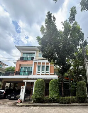 ขายบ้านเดี่ยว 3 ชั้น หมู่บ้านบางกอก บูเลอวาร์ด รามอินทรา กม.2 ทำเลดี เดินทางสะดวก