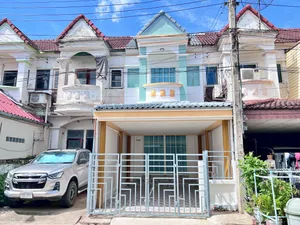 ทาวน์เฮาส์ ทำเลดี รีโนเวทใหม่ #หมู่บ้านเมธา1 #คู้บอน27 18 ใกล้ รถไฟฟ้าสายสีชมพู แฟชั่นไอส์แลนด์ ศูนย์รวมร้านค้าและแหล่งของกินมากมาย เดินทางสะดวก