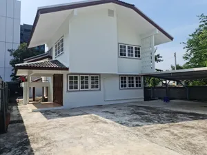 ให้เช่าบ้านเดี่ยว หลังใหญ่ ซอย ลาดพร้าว44 เข้าซอย100เมตร สำหรับอยู่อาศัยหรือทำสำนักงาน