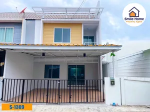 ขายทาวน์เฮาส์ หมู่บ้านเดอะคัลเลอร์บางนา กม.8 หลังมุม ใกล้ห้างเมกาบางนา