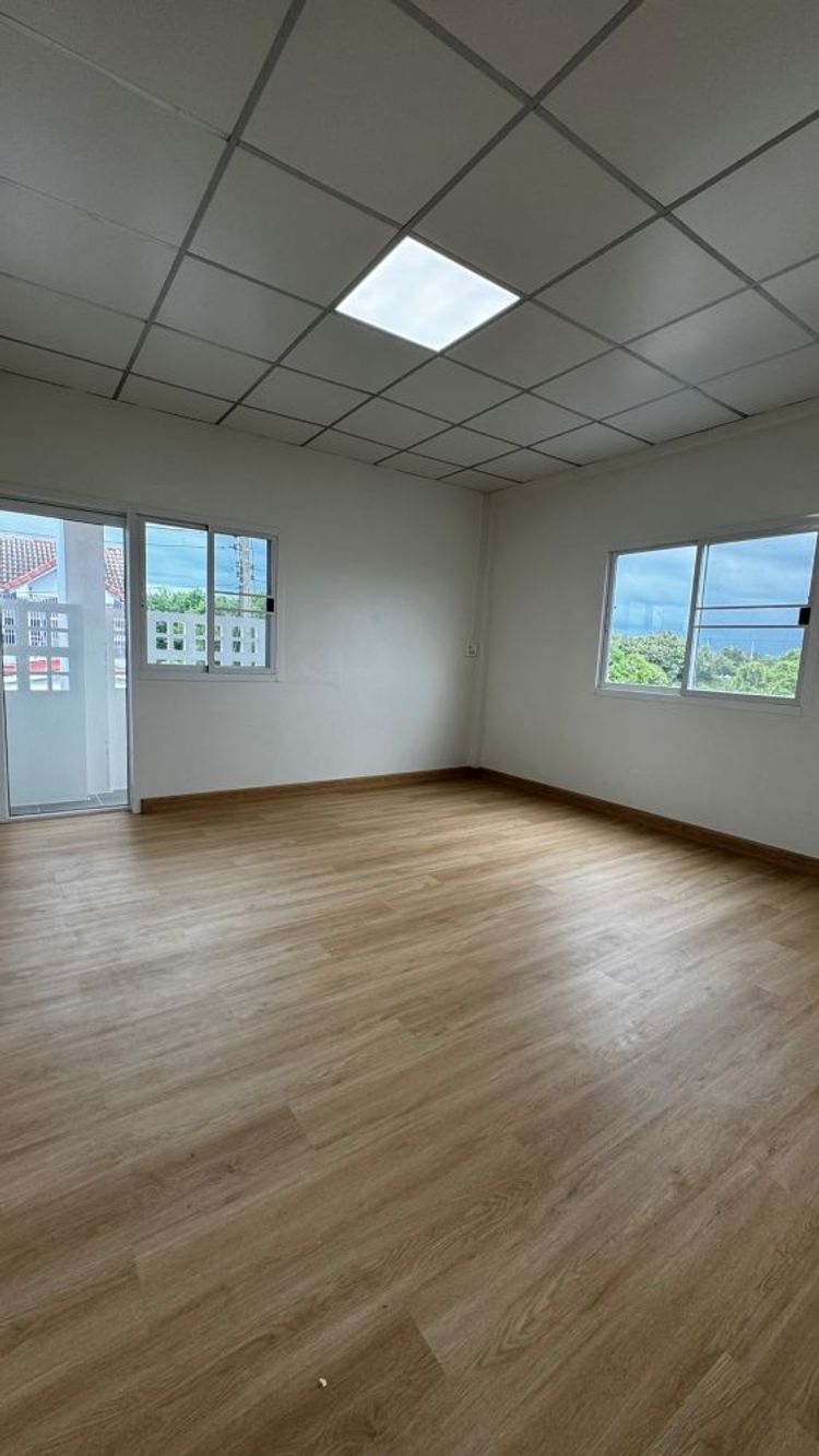 ขายทาวน์เฮ้าส์ 2 ชั้นรีโนเวทใหม่ทั้งหลัง หมู่บ้านเลขที่ 5 บางปลา ทำเลดี, ภาพที่ 4