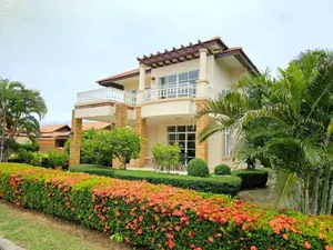Two-story detached house for sale in Mountain View International Village, Bangsaen. Convenient location, near Burapha University Hospital.