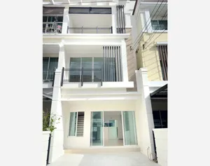 Call : 085-324-6515 บ้านกลางเมือง เออร์บาเนี่ยน เกษตร-นวมินทร์ 2 แบบ 3 ห้องนอน 3 ห้องน้ำ ใกล้รถไฟฟ้าสีชมพู ลาดปลาเค้า