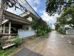 ขายถูกที่ดินซอยลาดพร้าว 111 บางกะปิ