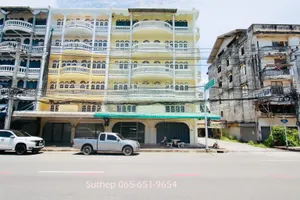 ขายอาคารพาณิชย์ 6 ชั้น 2 คูหา (หัวมุม+มีลิฟต์)  81 ตร.วา ติดถนนสุขุมวิทพร้อมที่จอดรถด้านหลัง ใกล้ตลาดสตาร์และเซ็นทรัล ระยอง