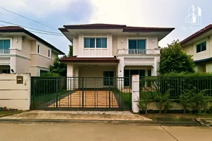 ขายบ้านเดี่ยว 2 ชั้น โครงการเซนโทร รัตนาธิเบศ์ (วัดสวนแก้ว) หลังบ้านติดสวนสวนกลาง