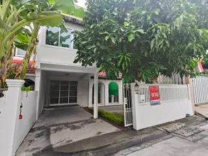 ทาวเฮ้าส์ให้เช่า ,ไกล้ทางด่วน,ไกล้โรงเรียน,ไกล้ห้างสรรพสินค้า 
