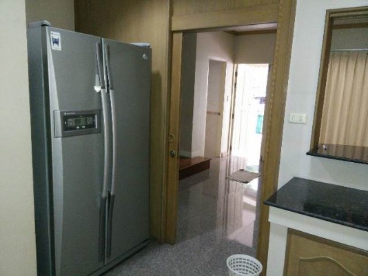 350sqm Luxury, Tasteful Four Bedrooms Townhouse for rent at Baan Klang, ภาพที่ 4