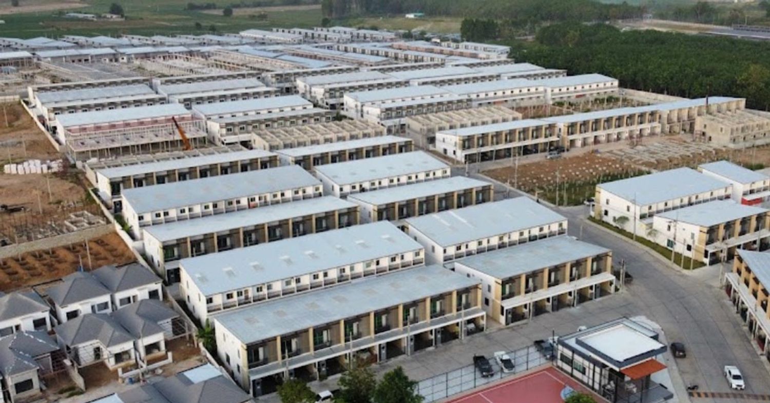 โกลเด้นเเลนด์ ซีรีน - บรรยากาศ - 3