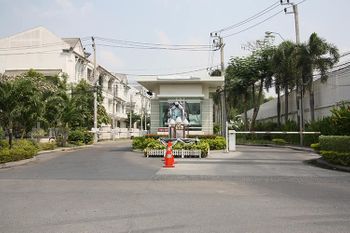 ขายทาวน์โฮม 3 ชั้น 3 ห้องนอน สวย ทำเลดี หน้ากว้าง 5.5 เมตร ( The Terrace ติวานนท์ )จังหวัดนนทบุรี