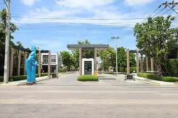 RT817 ให้เช่าบ้านตัวอย่าง ฮาบิทาวน์ เนสท์ ท่าข้ามพระราม 2 ทาวน์โฮม 2 ชั้น เนื้อที่ 18.5 ตารางวา 109 ตารางเมตร 3 ห้องนอน 2 ห้องน้ำ 1 ห้องครัว จอดรถ 2 คัน