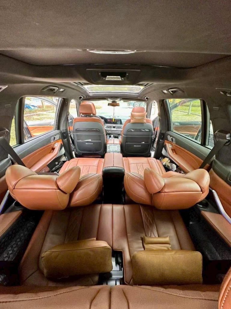 Độ ghế limousine BMW X7 3