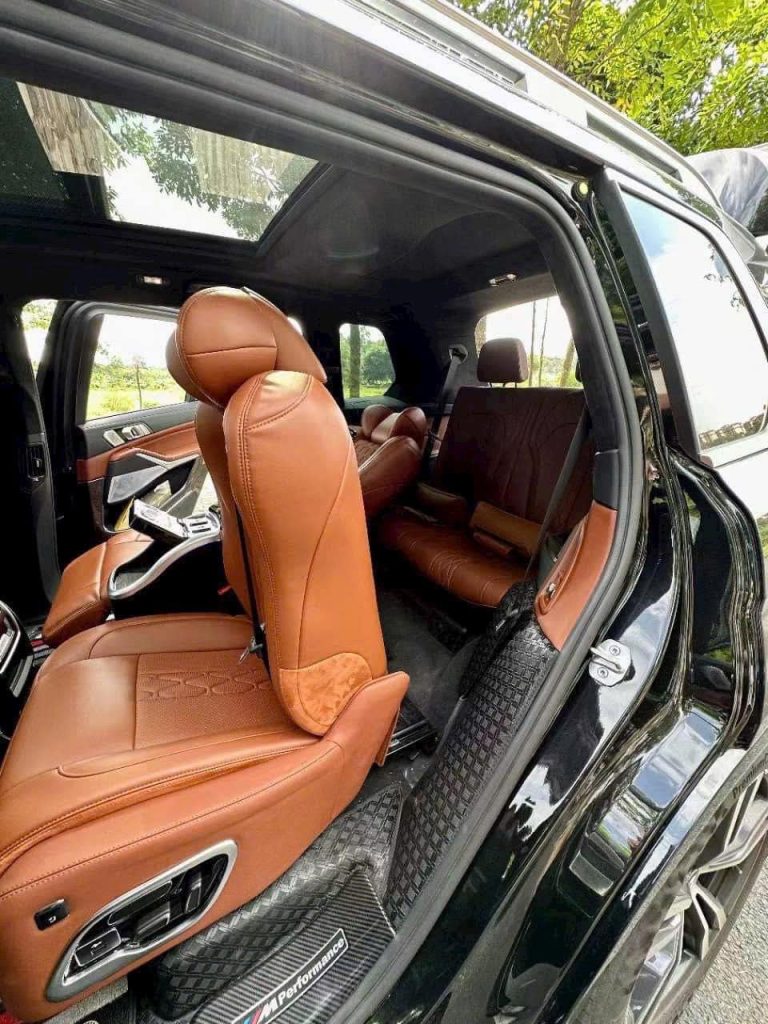 Độ ghế limousine BMW X7 2