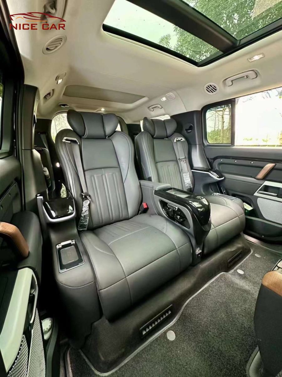độ ghế limousine Range Rover Defender