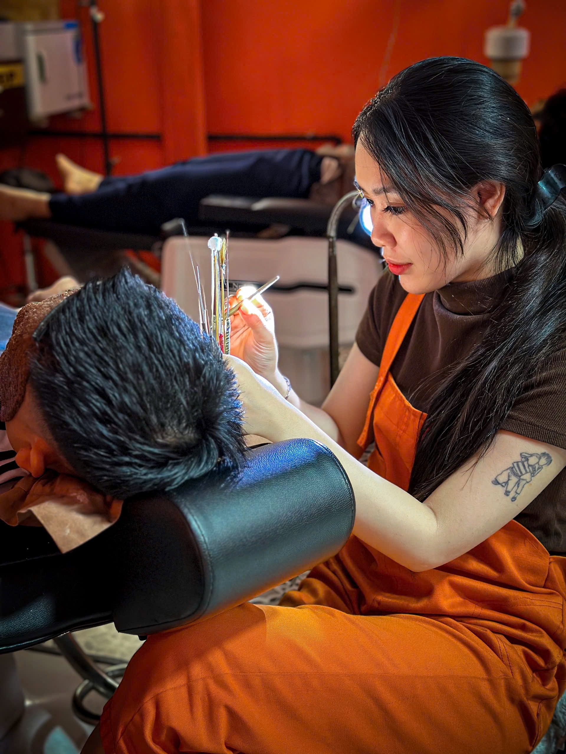 Gặp Gỡ Kim Quý: Skinner Tận Tâm Với 3 Năm Gắn Bó Cùng Đông Tây Barbershop Quy Nhơn