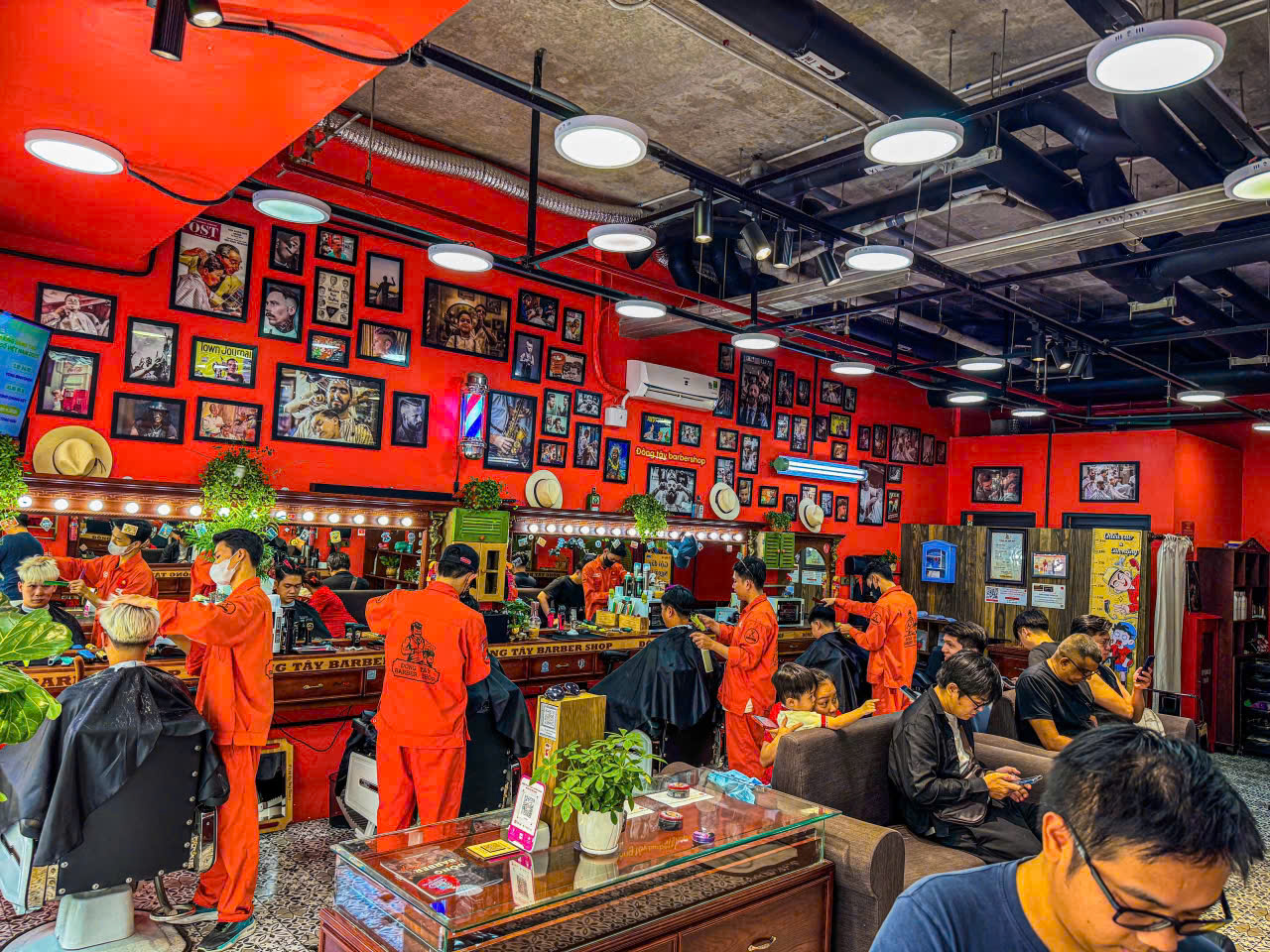 Cắt Tóc Nam Lần Đầu Tại Barbershop: Những Điều Bạn Nên Biết Để Có Kiểu Tóc Ưng Ý