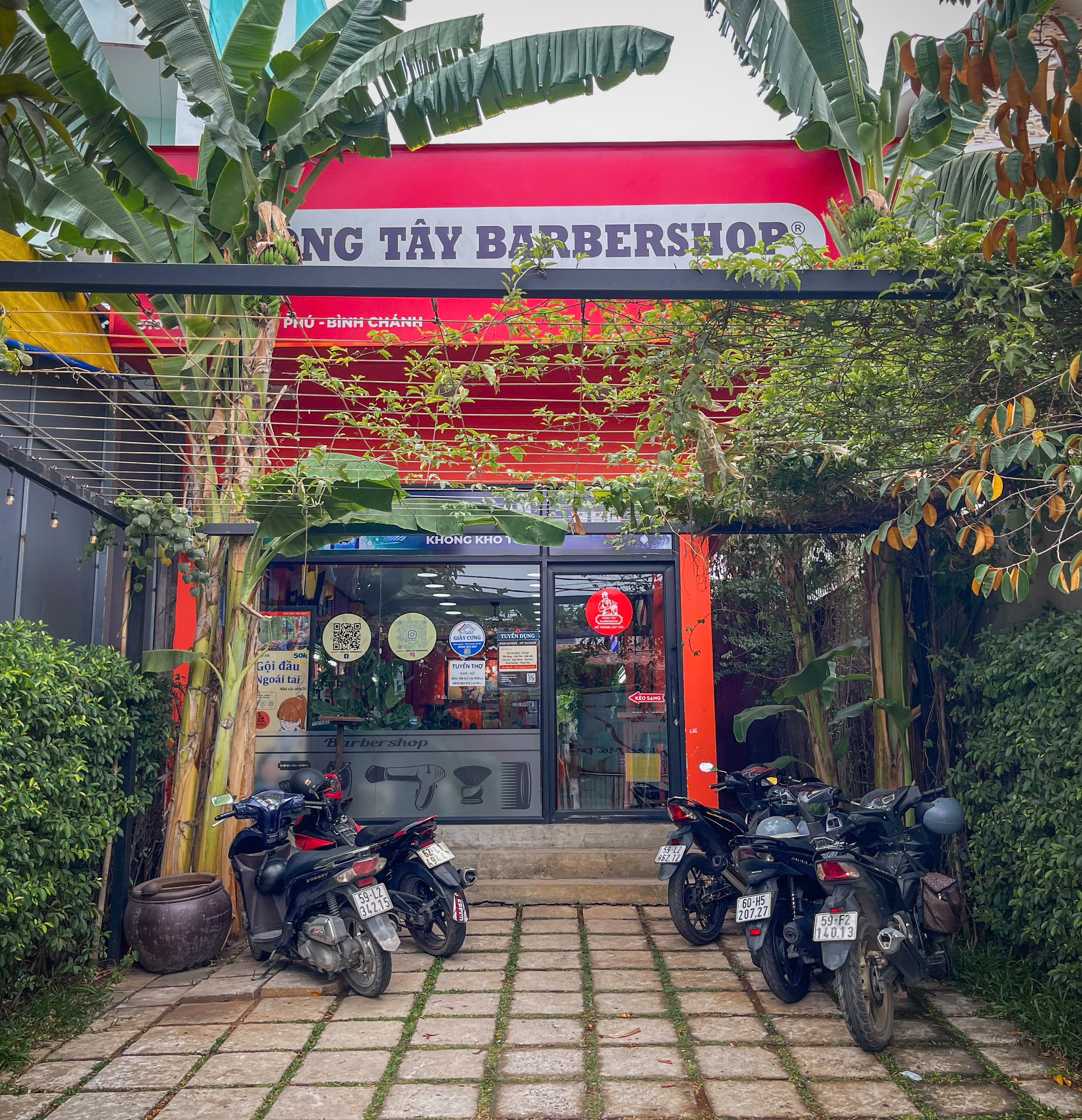 Trải Nghiệm "Cắt Tóc Xanh" Độc Đáo Tại Đông Tây Barbershop Quang Trung, Gò Vấp