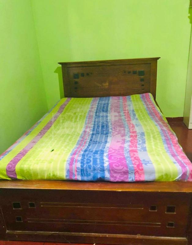 6x5 Teak Bed with Mattress